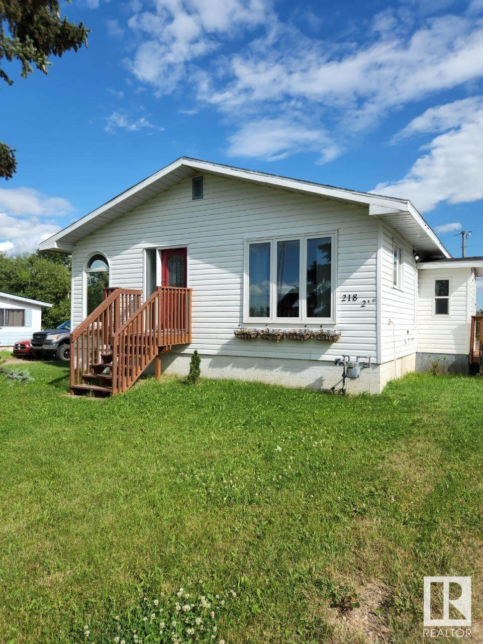 218 2 Street - Photo 1