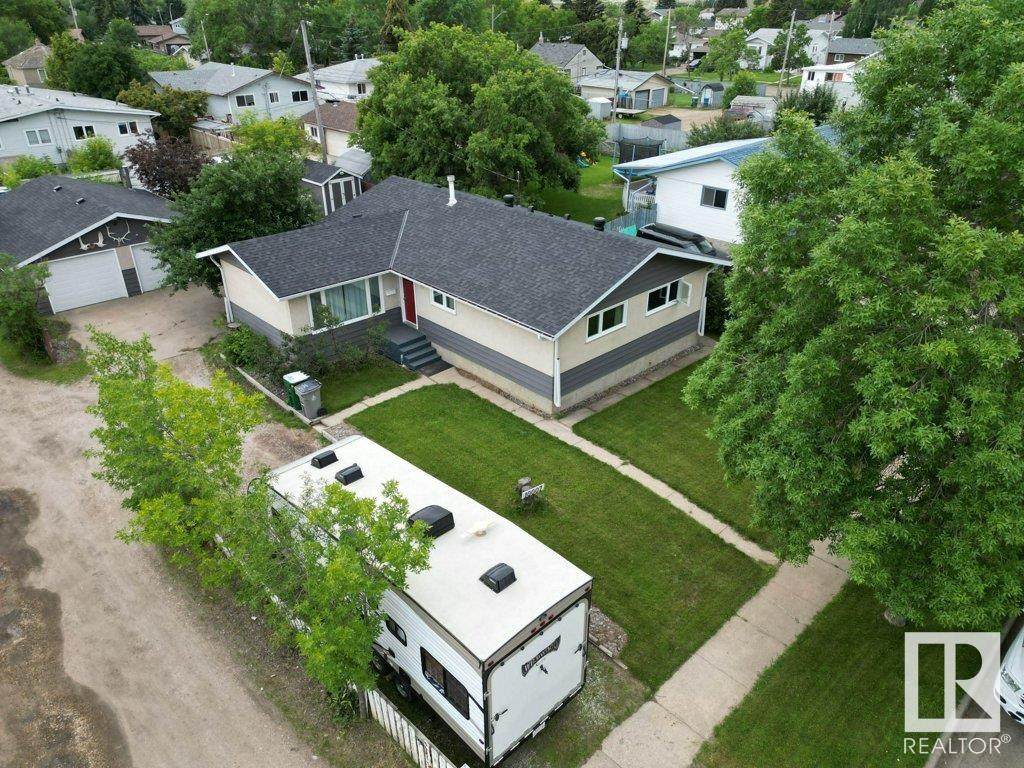 10007 97 Avenue - Photo 1