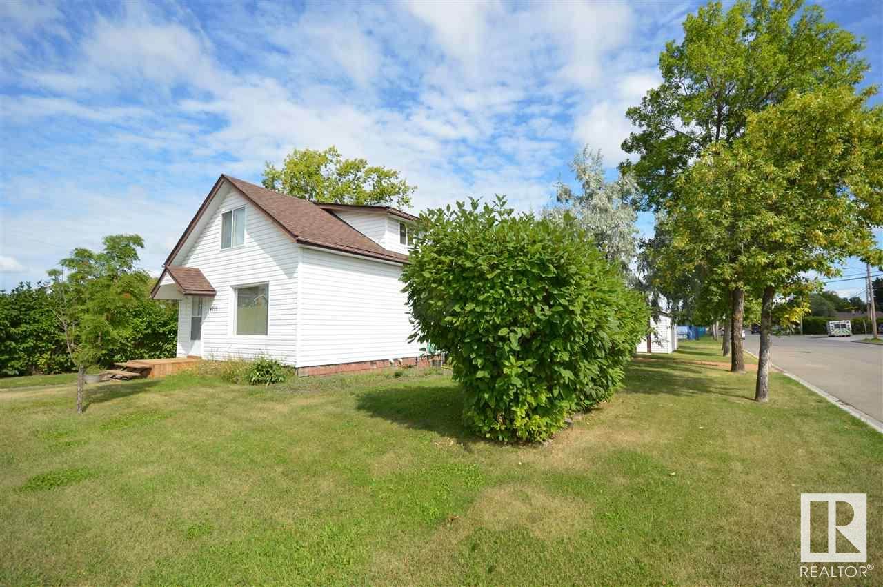 4701 50 Street - Photo 1