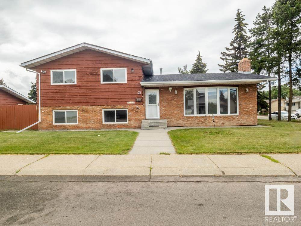 8633 33 Avenue - Photo 1