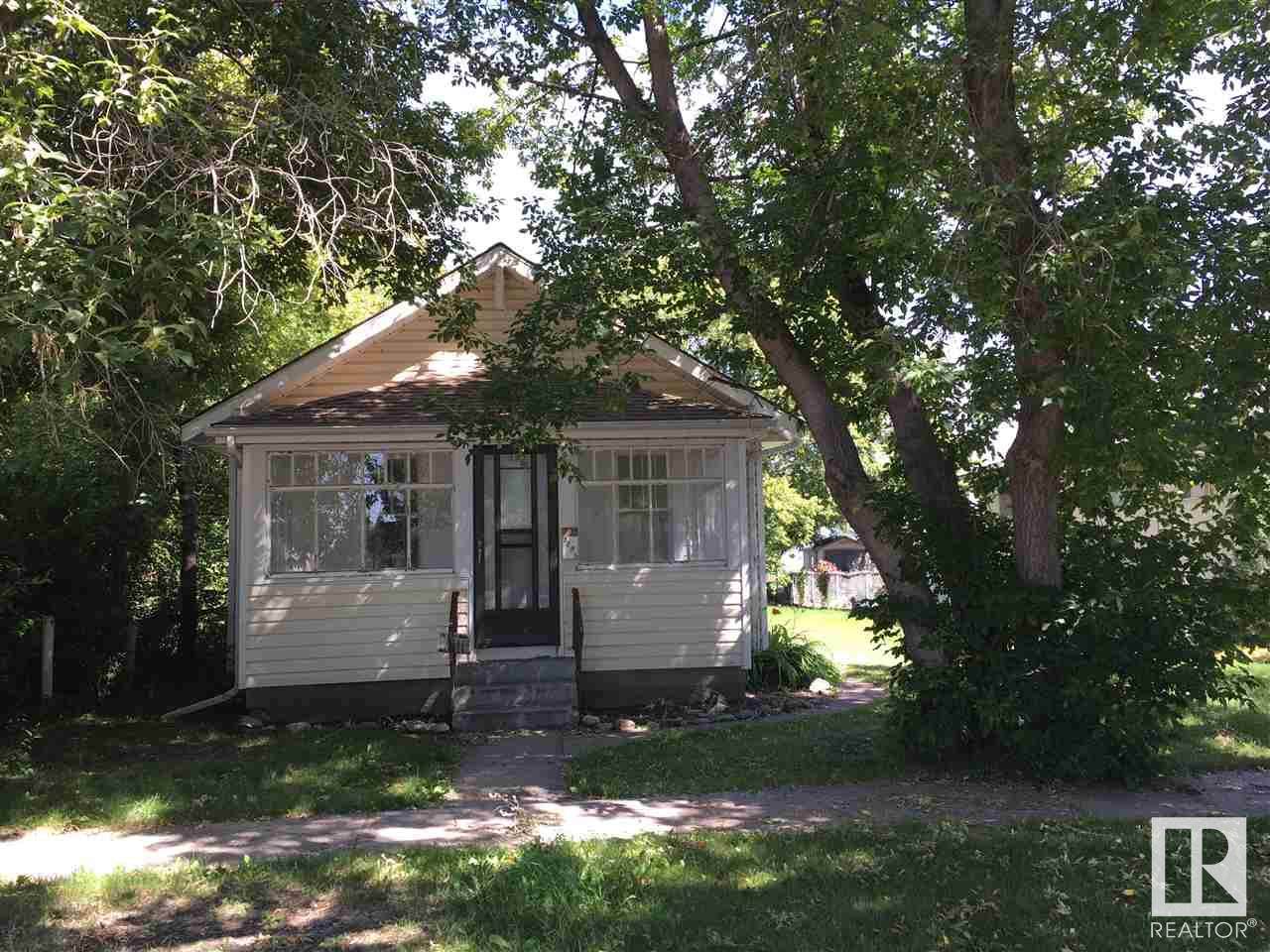 5006 42 Avenue - Photo 1