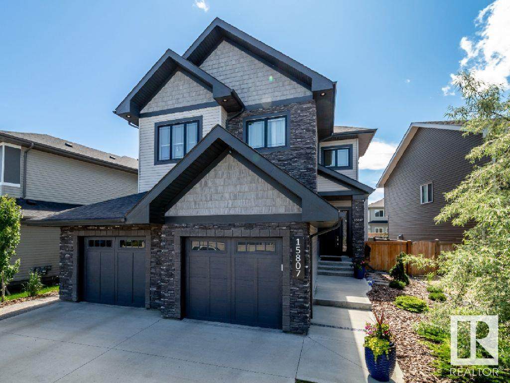 15807 15 Avenue - Photo 1