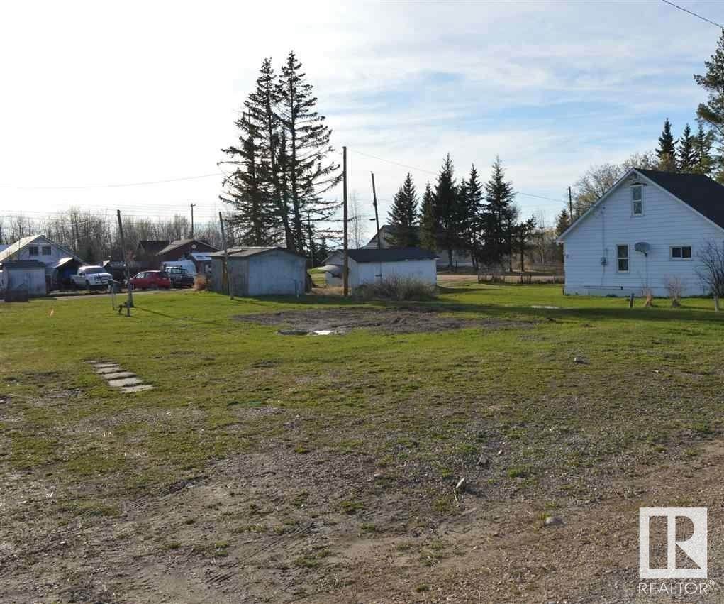 5272 51 Street - Photo 1