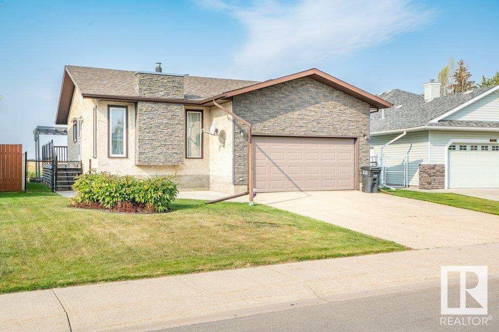 5329 65 Street - Photo 1