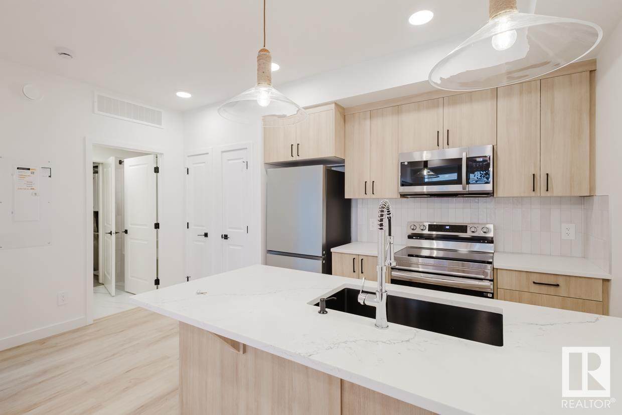 16231 19 Avenue - Photo 1