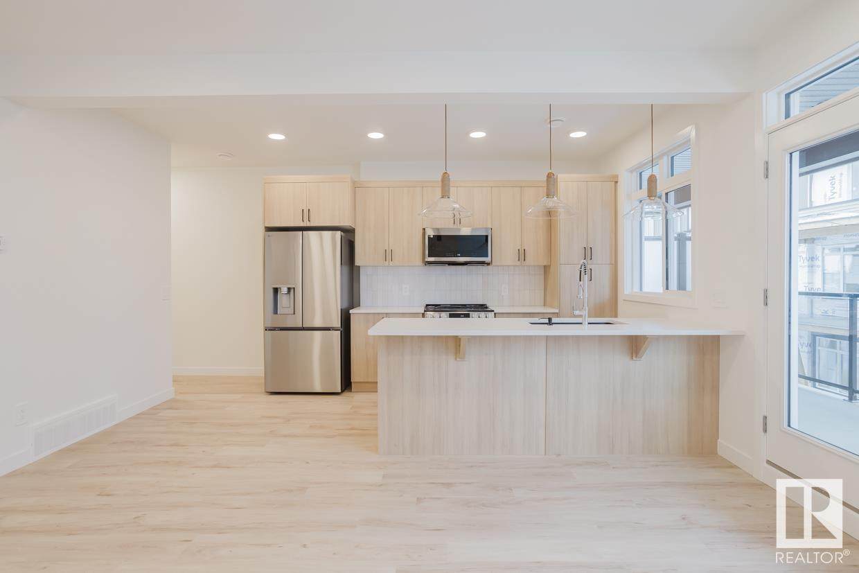 16231 19 Avenue - Photo 1