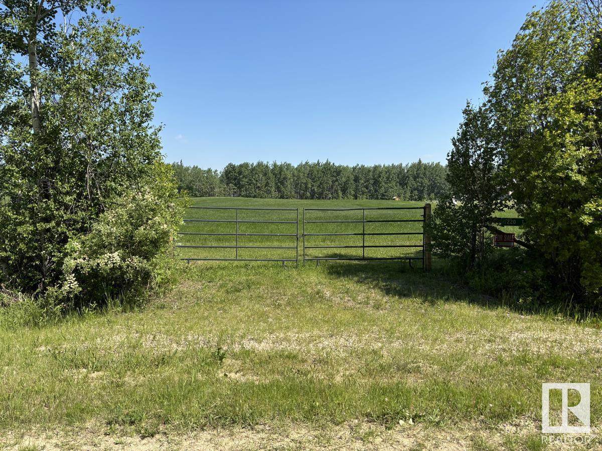 7220 Twp Road 532 - Photo 1