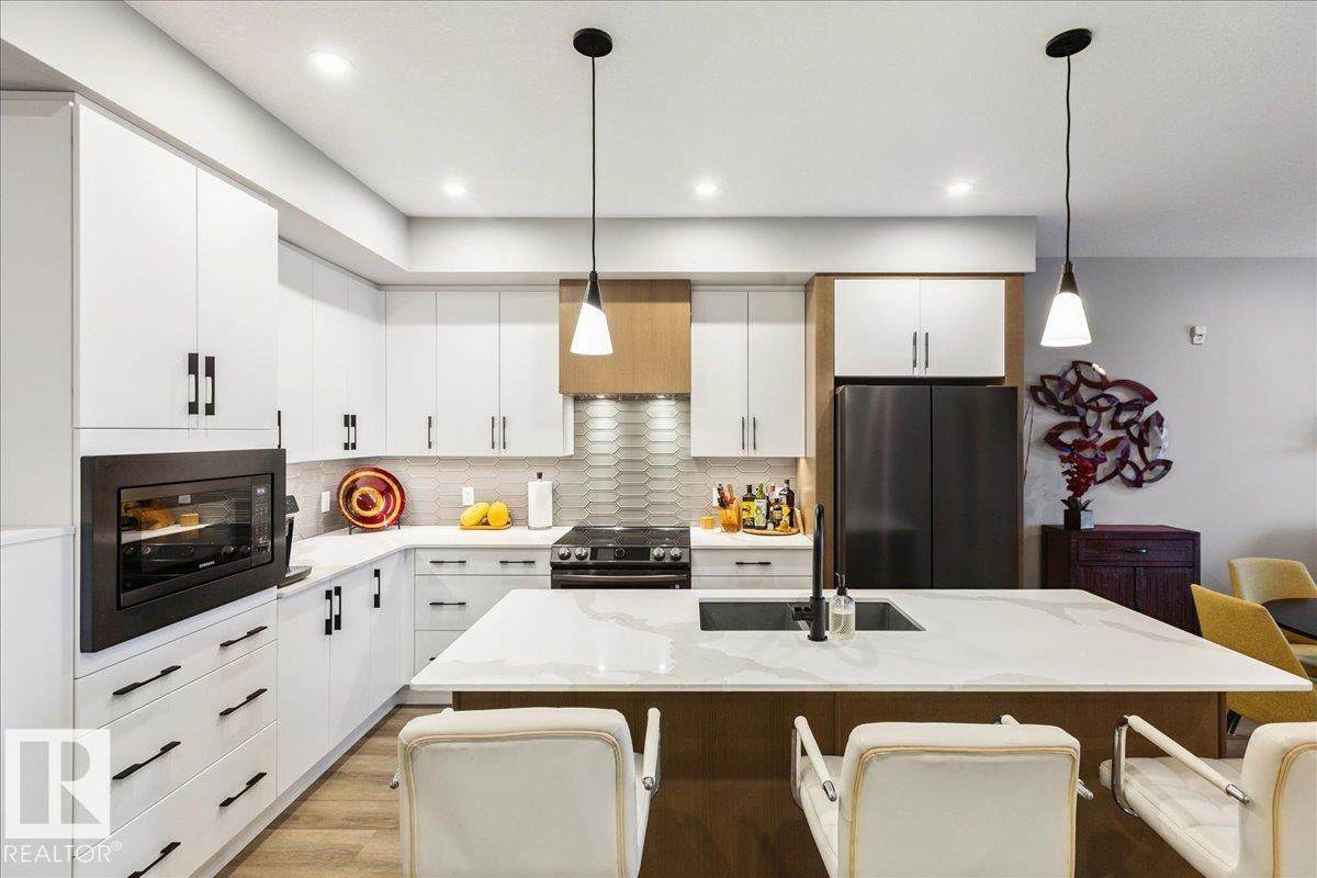 7463 May Common - Photo 1