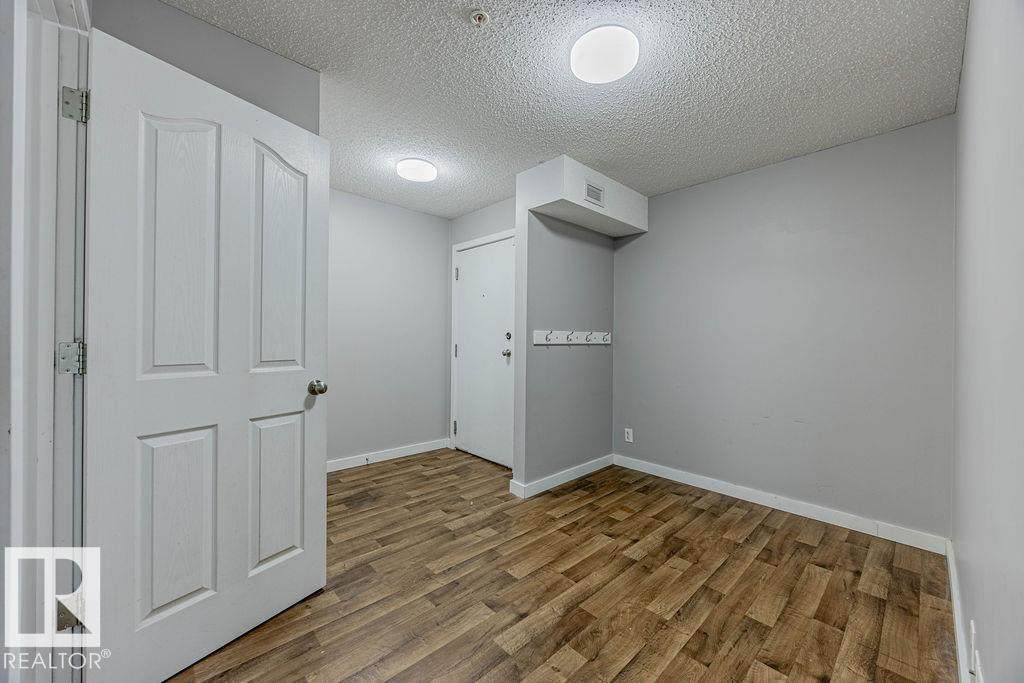 https://bt-photos.global.ssl.fastly.net/alberta/orig_boomver_1_E4476504-2.jpg