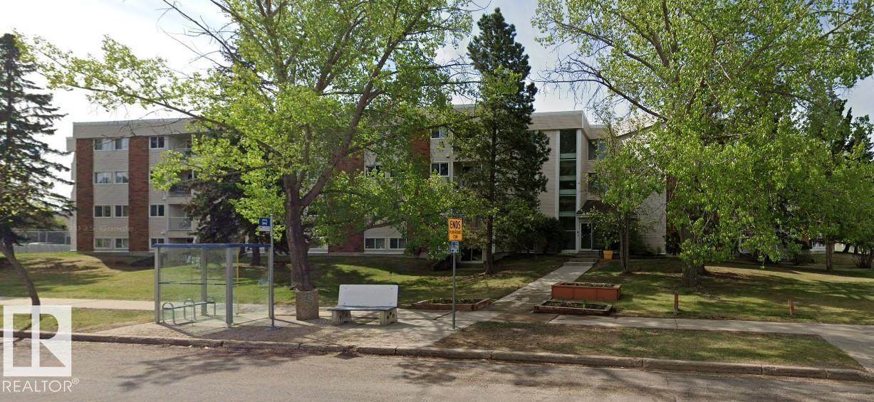 11265 31 Avenue - Photo 1