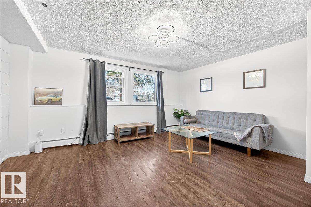 2111 14 Street - Photo 1