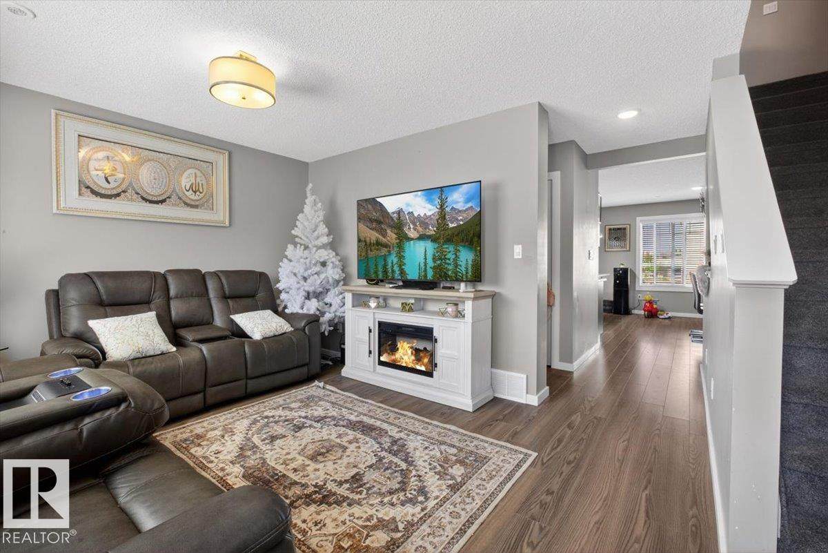 https://bt-photos.global.ssl.fastly.net/alberta/orig_boomver_1_E4490904-2.jpg