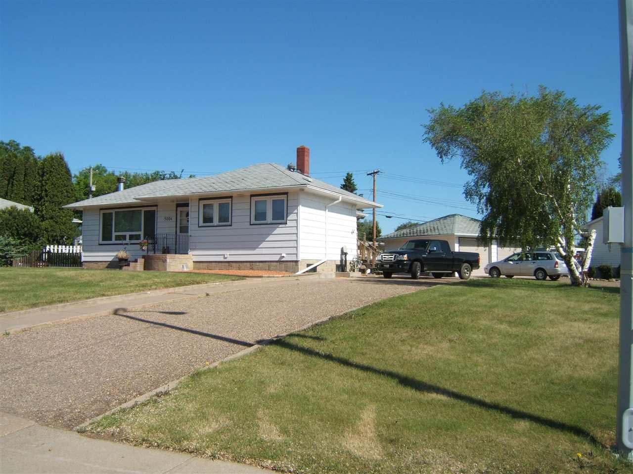 5006 45 Avenue - Photo 1