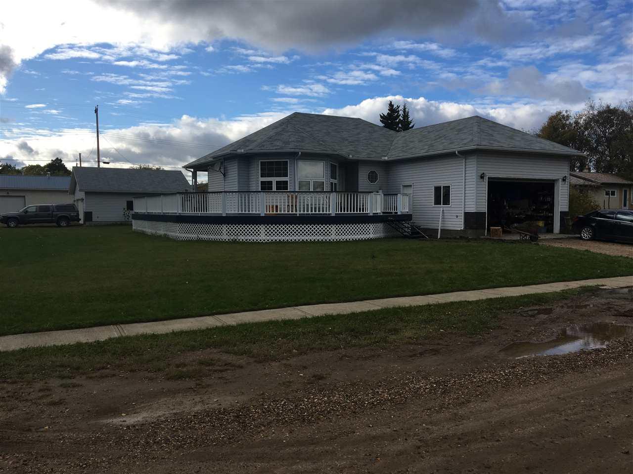 5014 49 Street - Photo 1