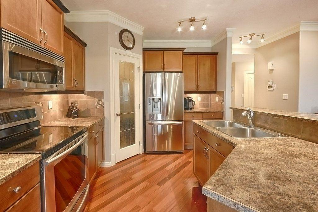 5335 42 Street - Photo 1