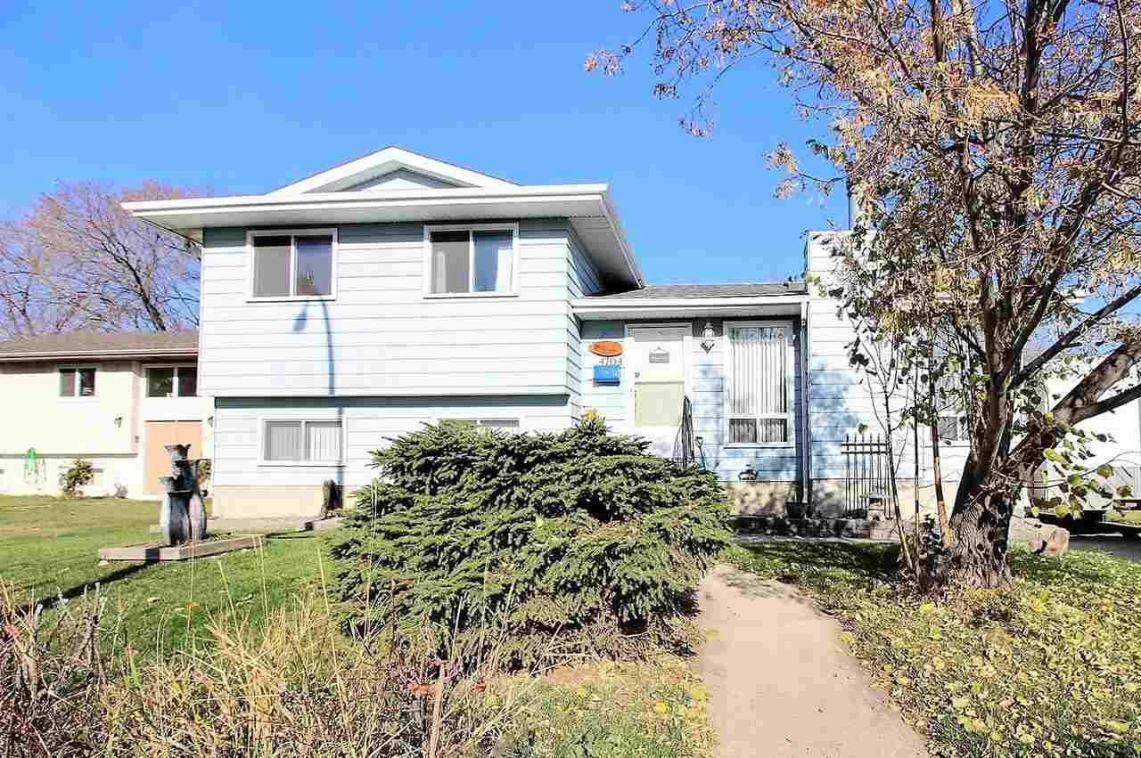 4704 17 Avenue - Photo 1