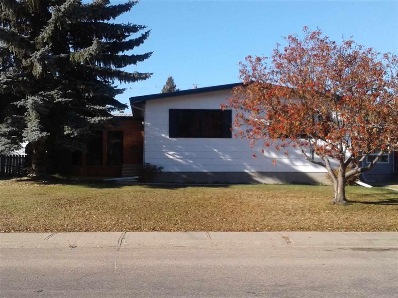5008 45 Street - Photo 1