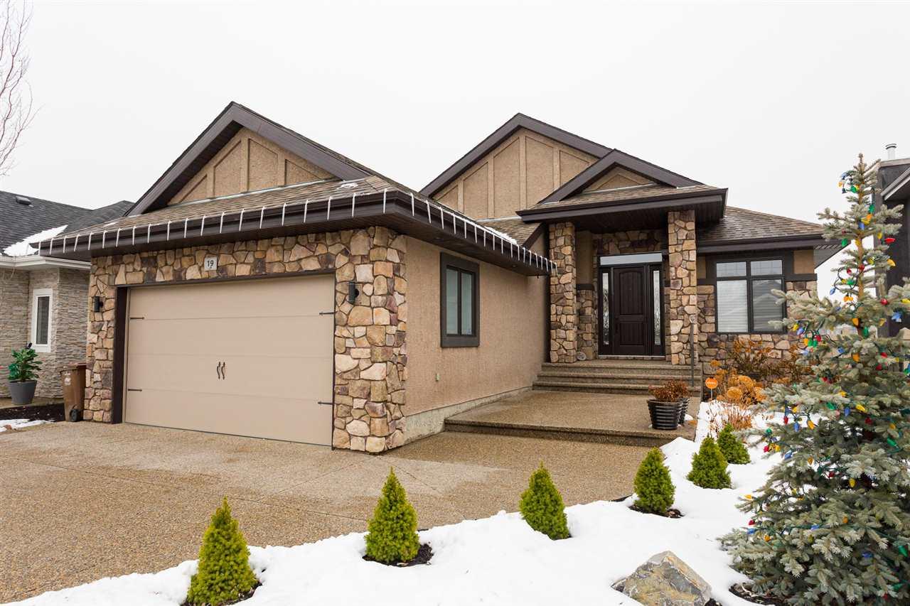 19 Edgewater Terrace - Photo 1