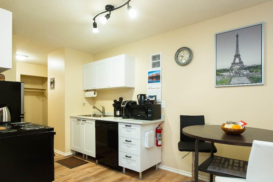 3 10910 53 Avenue - Photo 1
