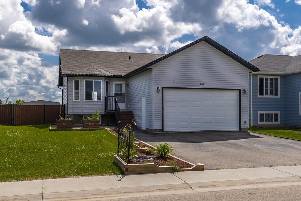 4611 62 Avenue - Photo 1