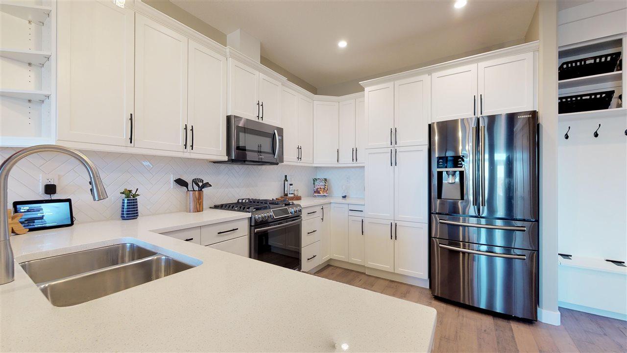 6136 4403 67A Avenue - Photo 1