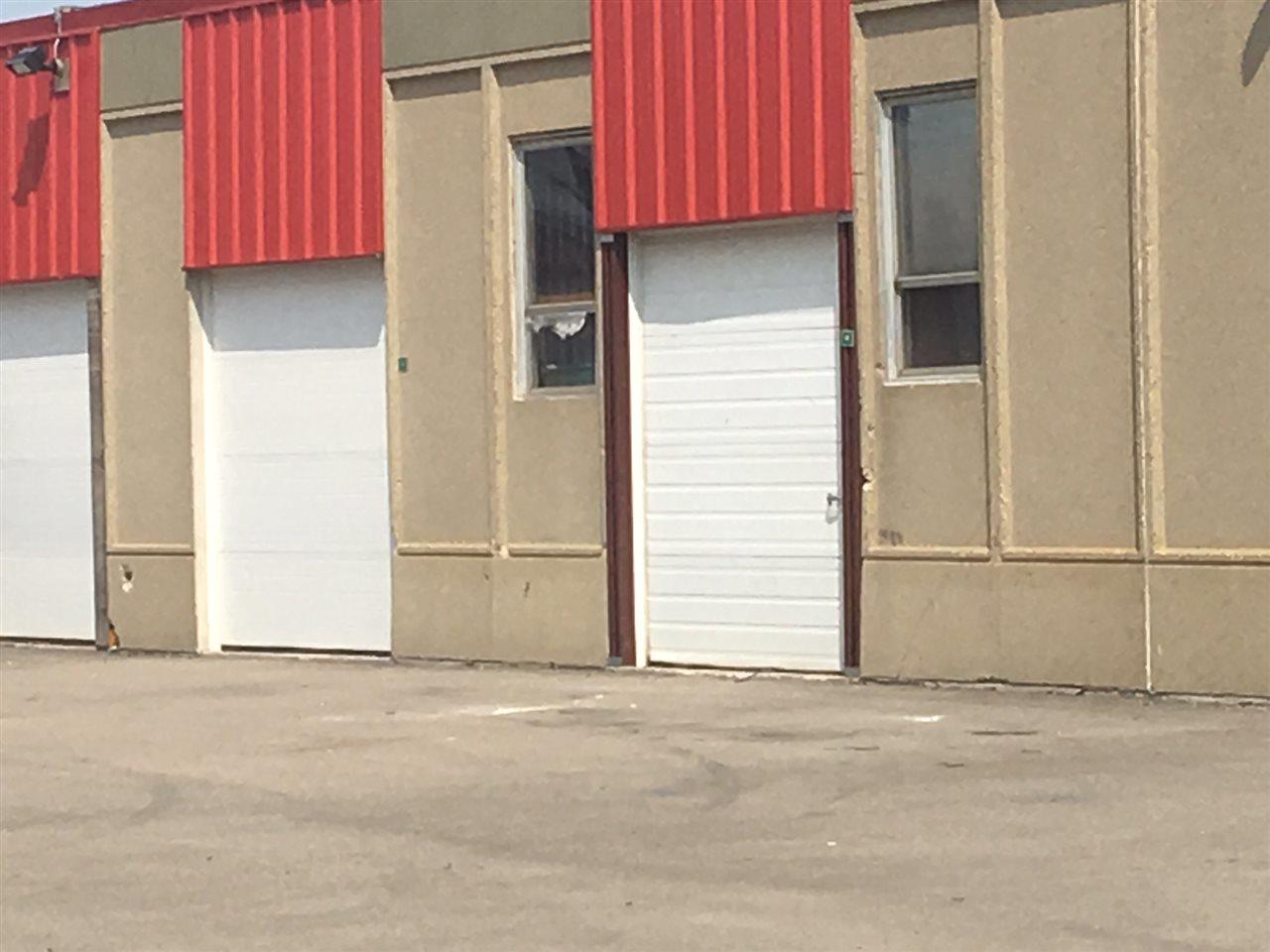 9768 170 NW - Photo 1
