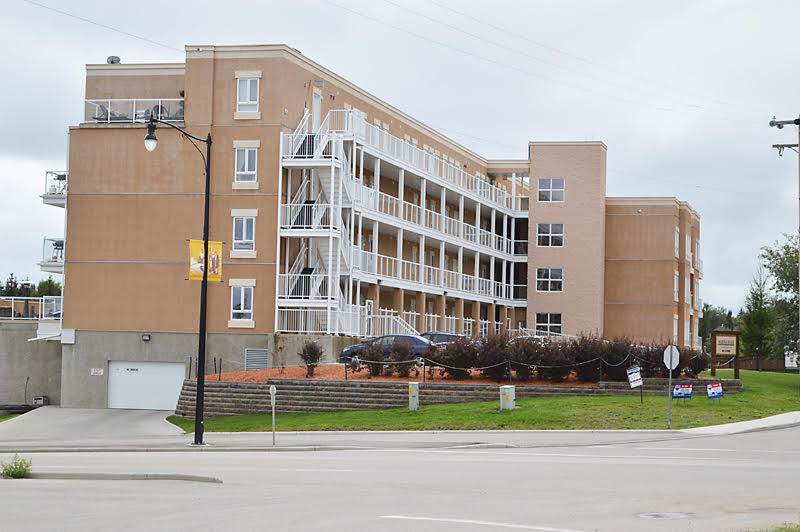 405 802 12 Street - Photo 1