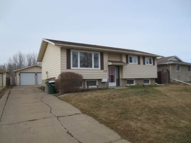 4420 50A Avenue - Photo 1