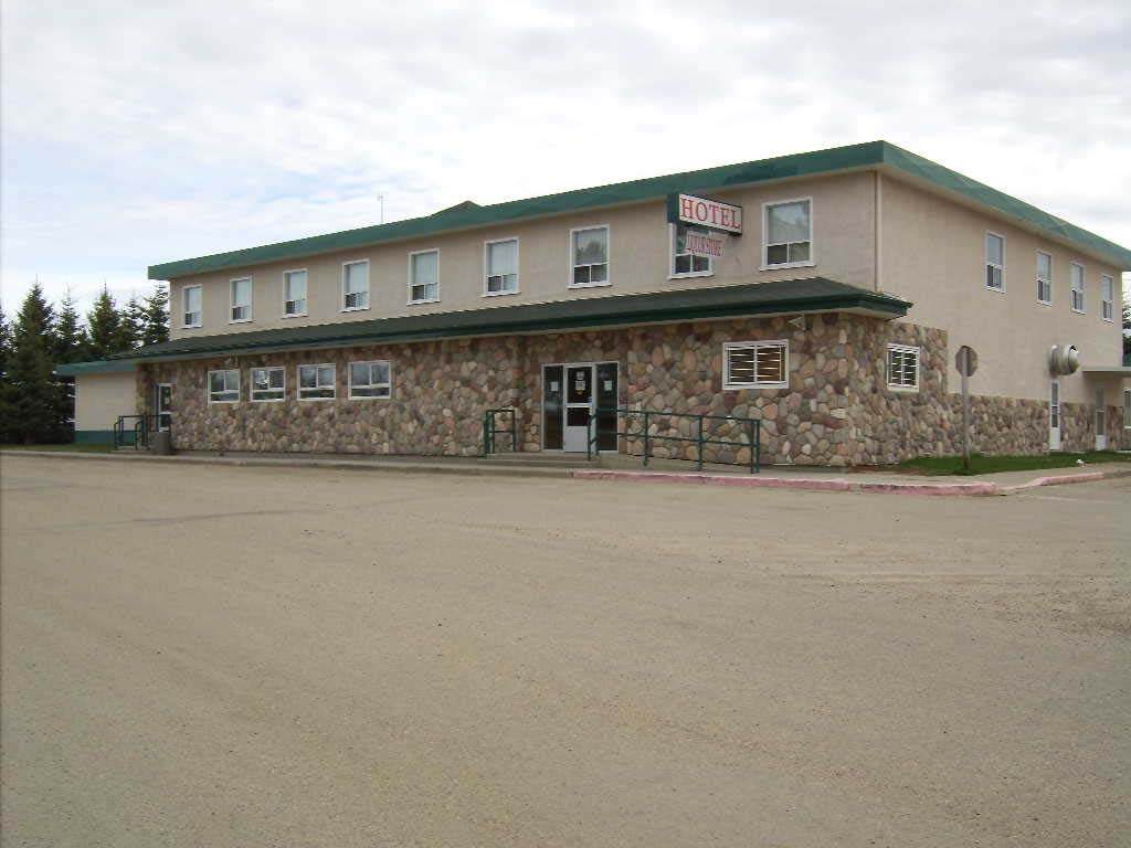4907 51 St - Photo 1
