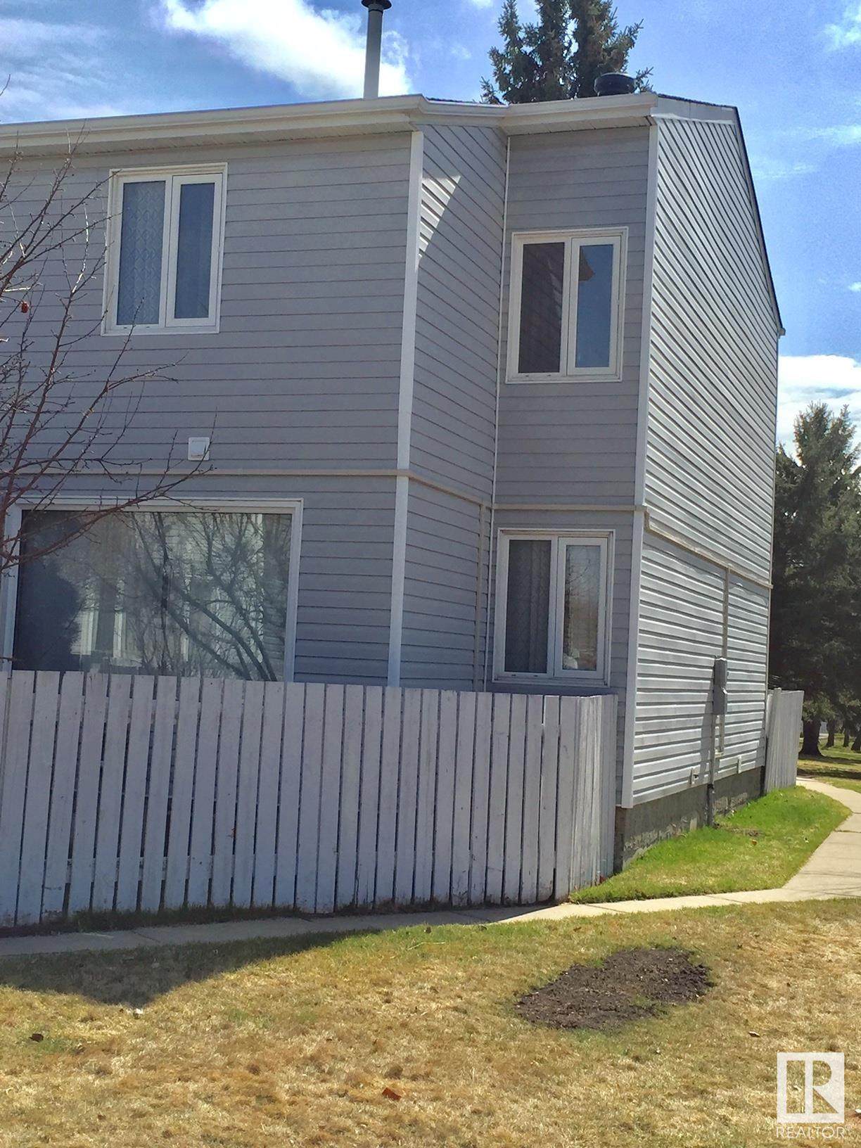 33 Amberly Court - Photo 1