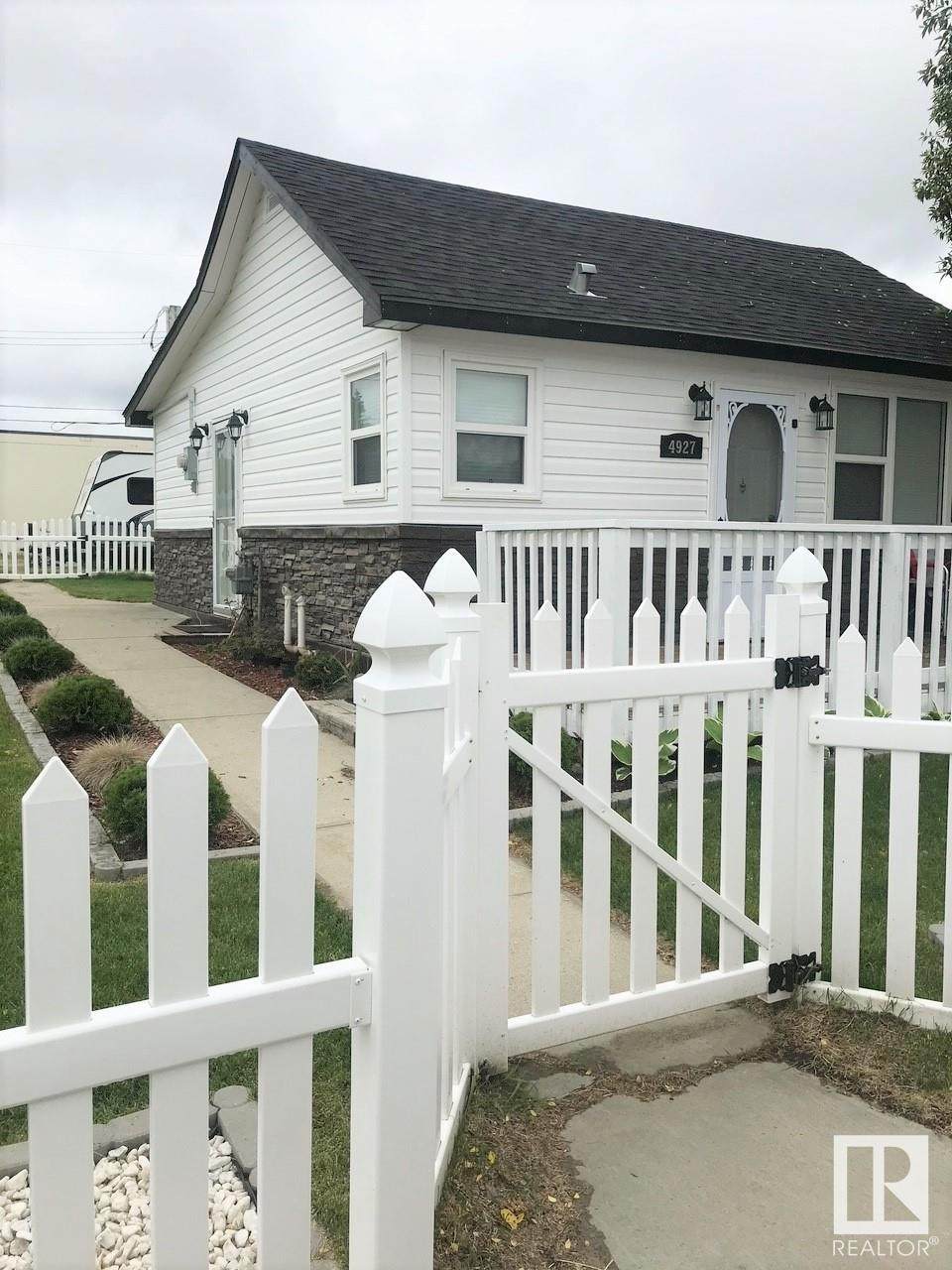 4927 52 Avenue - Photo 1
