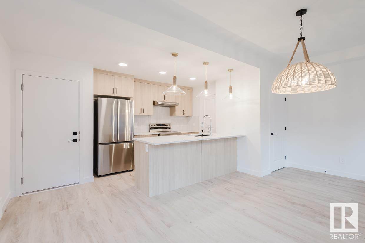 16231 19 Avenue - Photo 1