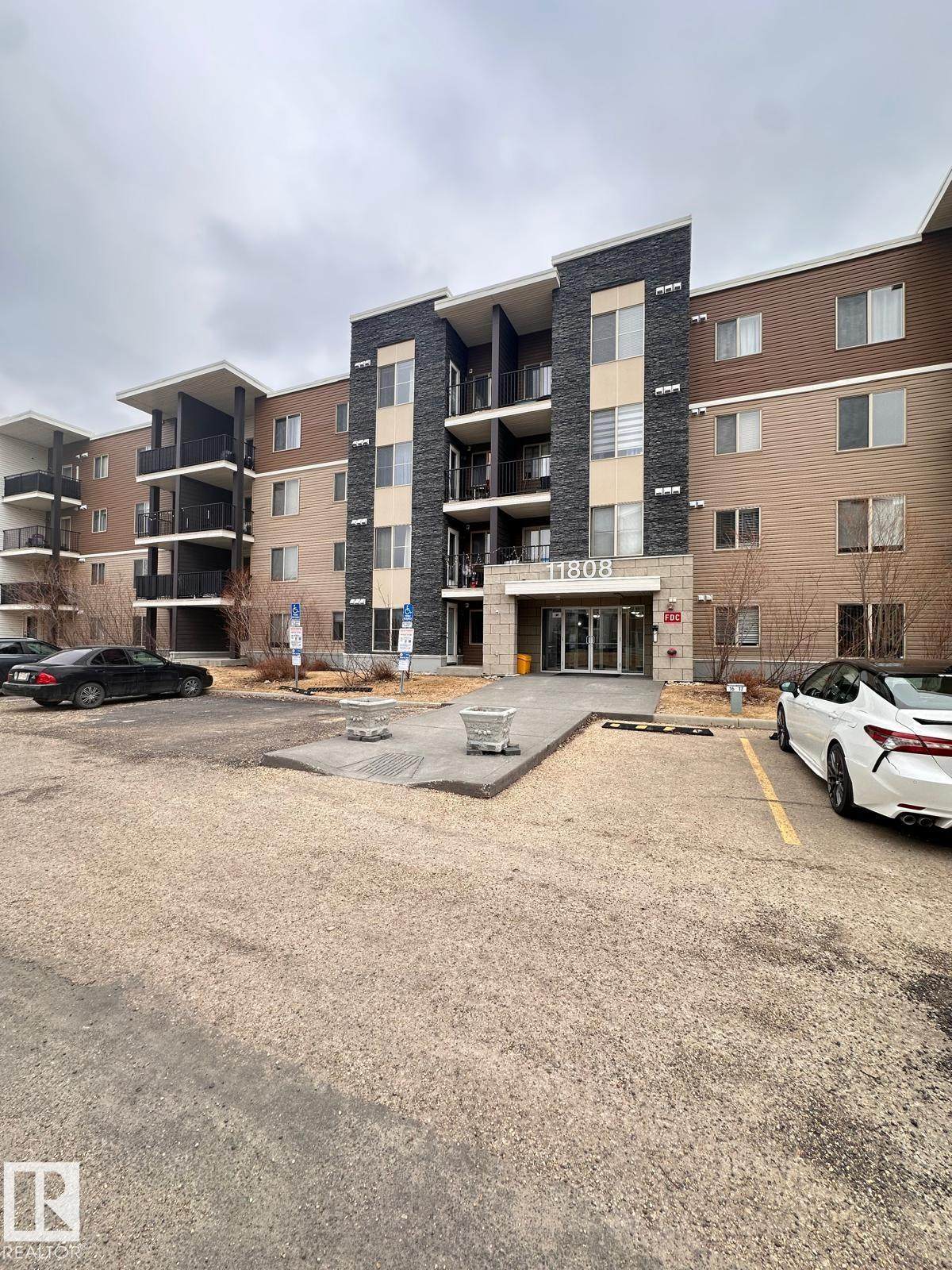 11808 22 Avenue - Photo 1