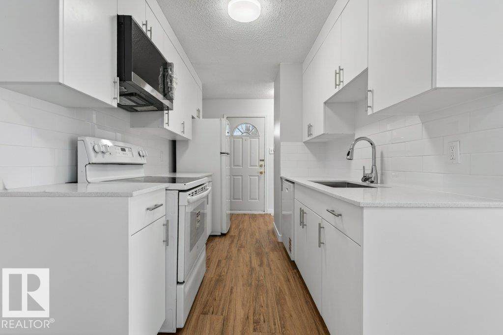 3E Twin Terrace - Photo 1