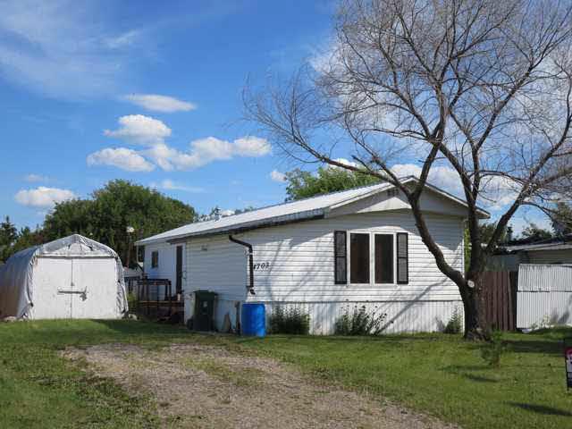 4703 42 Street - Photo 1