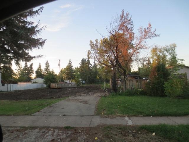 4816 50 Avenue - Photo 1