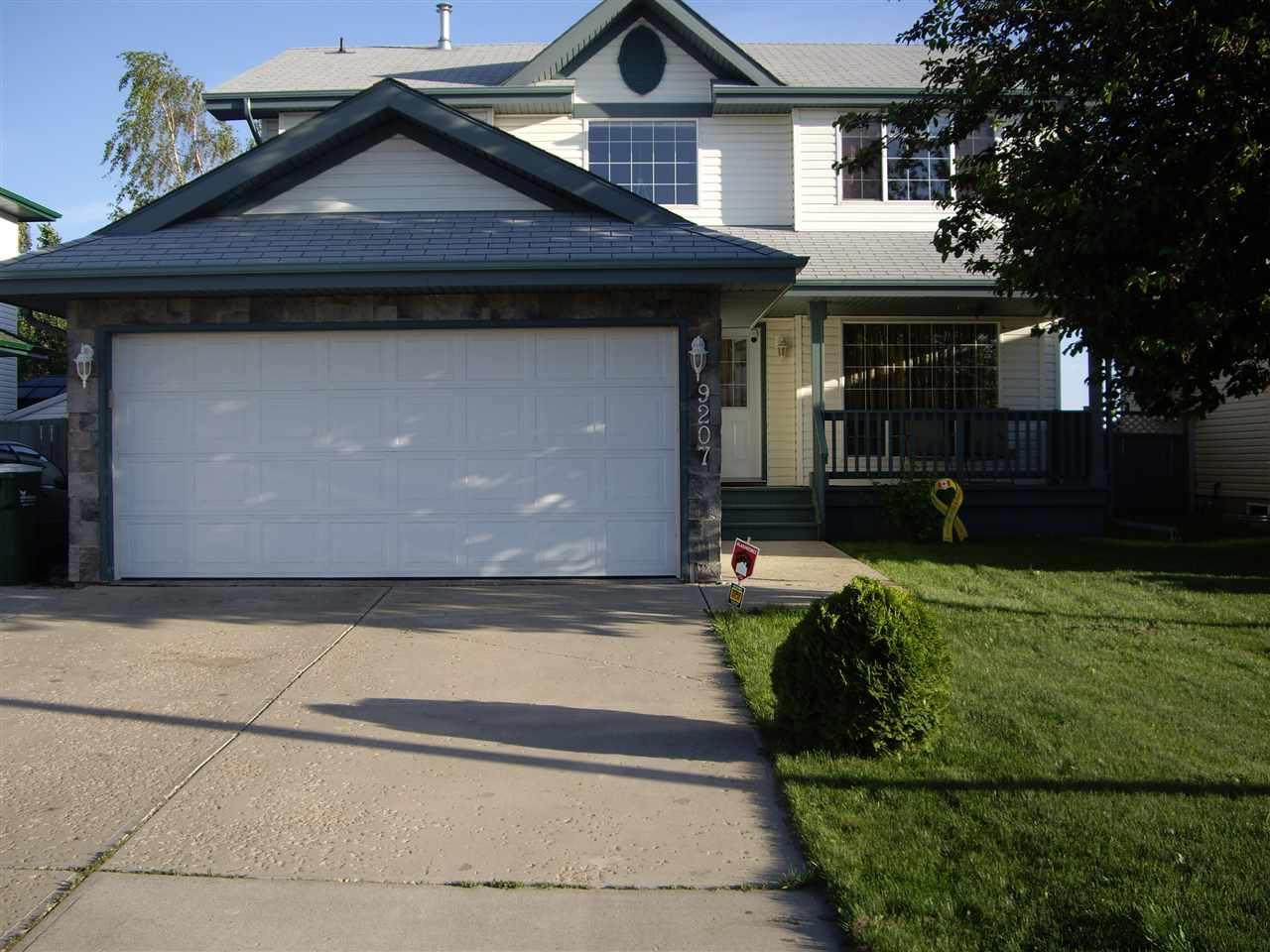 9207 96 Avenue - Photo 1