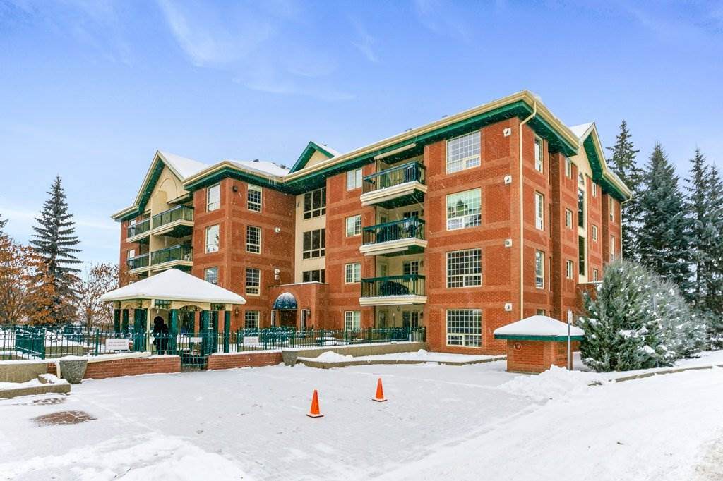 203 37 Sir Winston Churchill Avenue - Photo 1