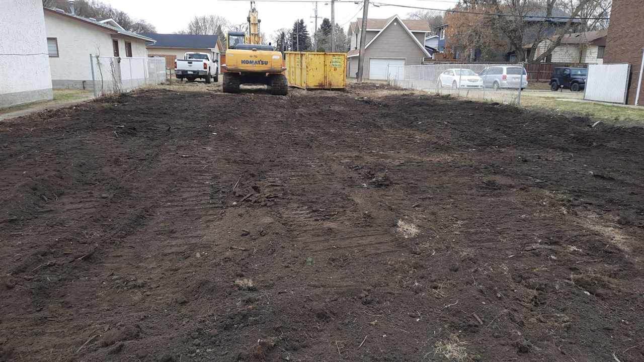 7713 101 Avenue - Photo 1