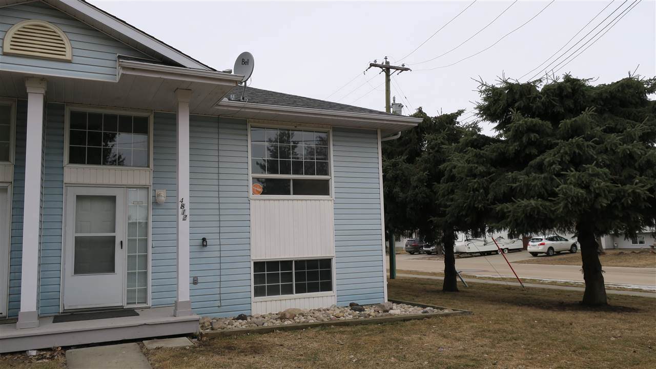 4812 51 St - Photo 1