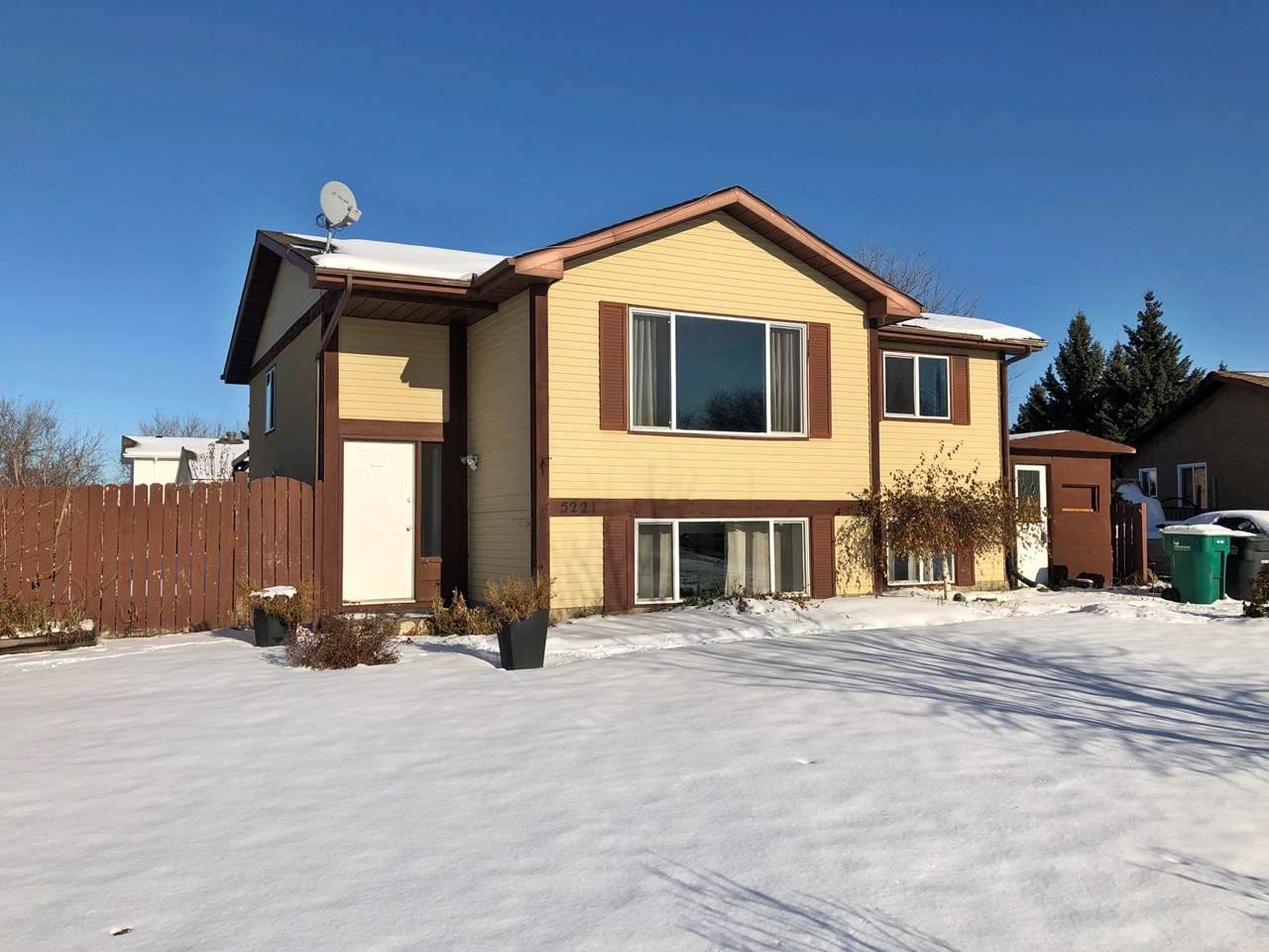5221 46 Street - Photo 1