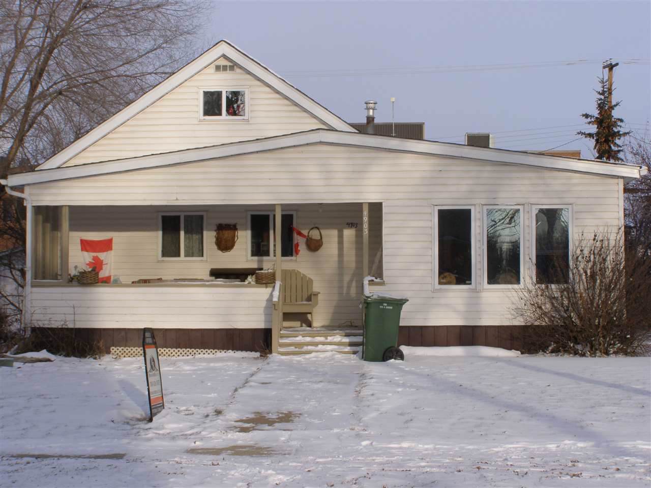 4903 49 Avenue - Photo 1