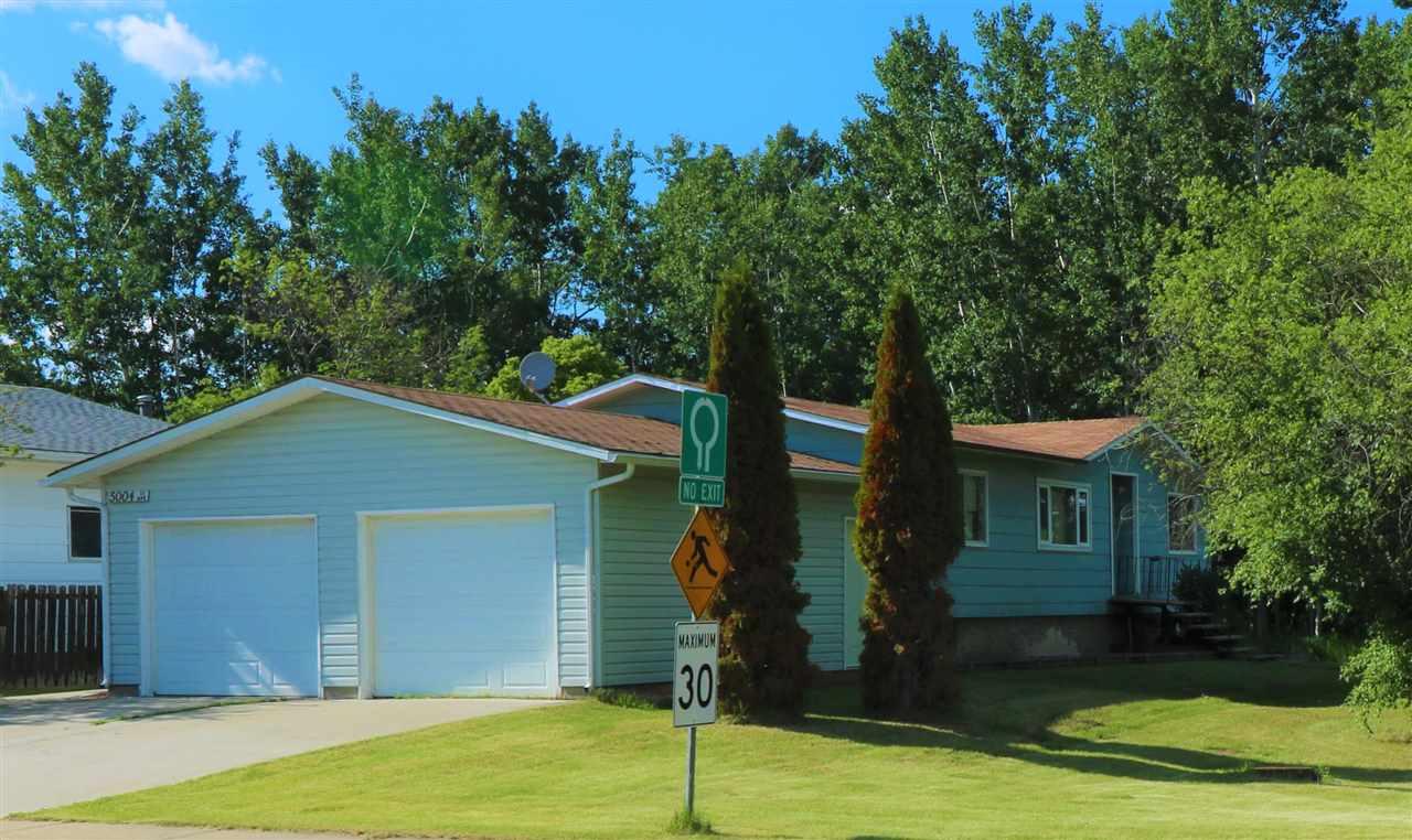 5004 55 Avenue - Photo 1