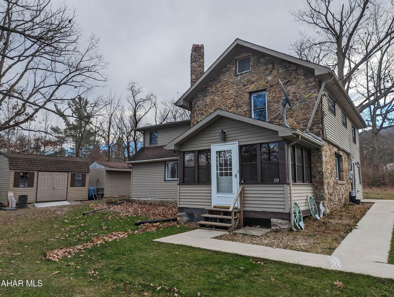 1665 Notre Dame Road Road - Photo 1