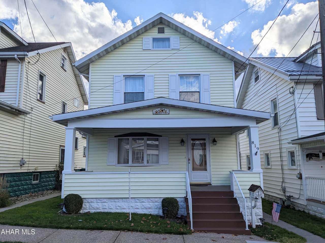 819 Sheridan Street - Photo 1