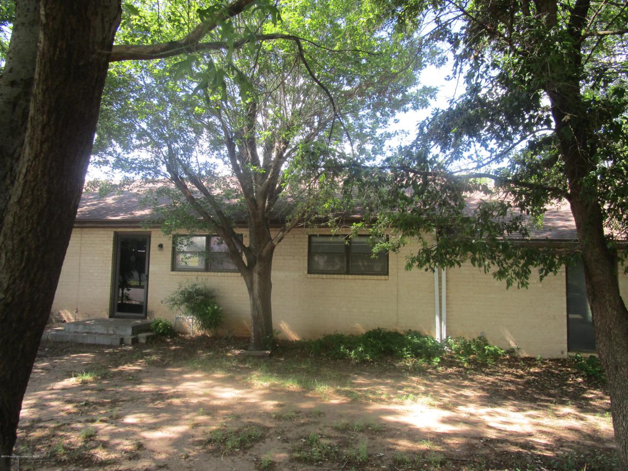 1521 Montgomery - Photo 1