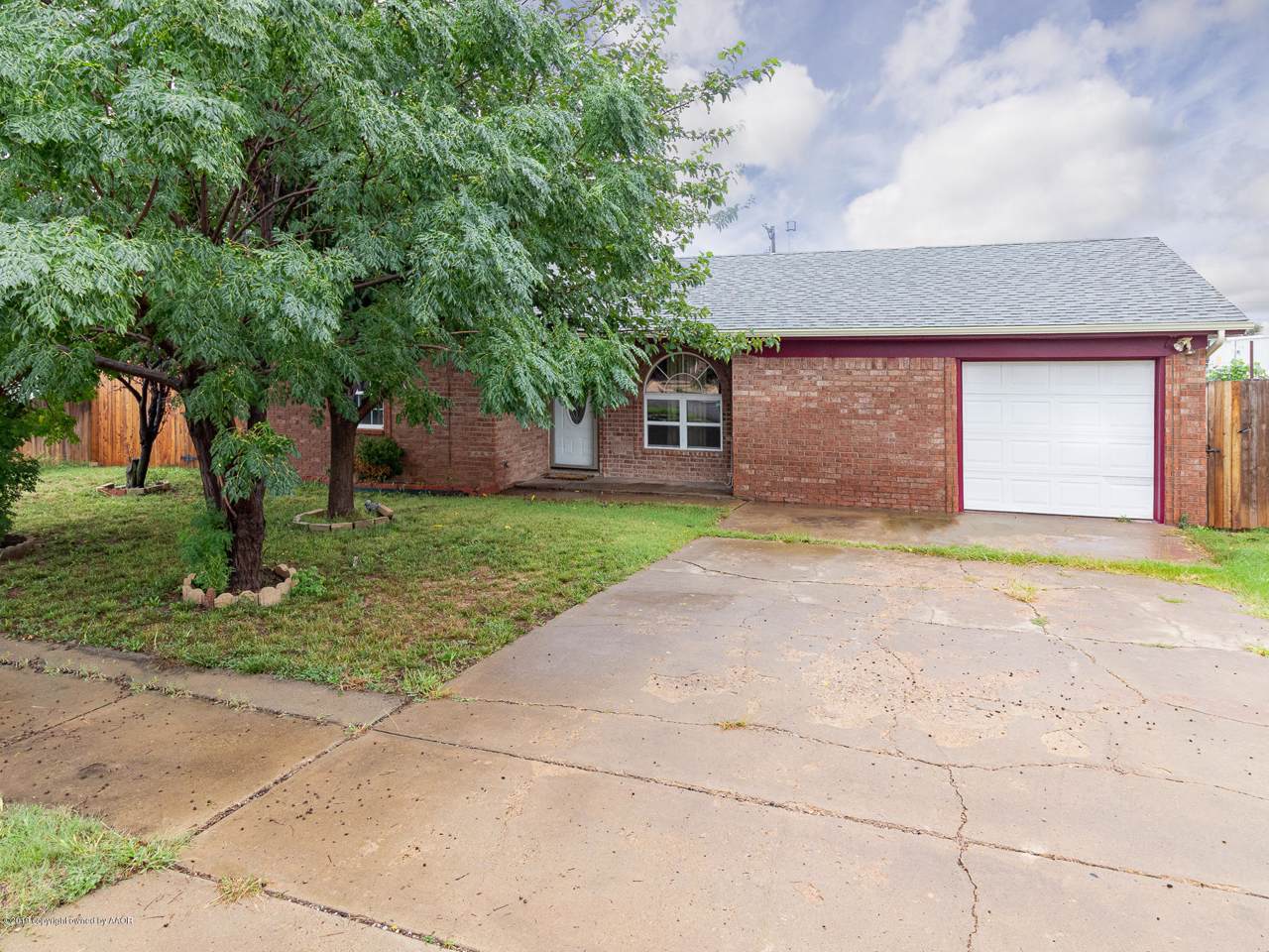 1710 Jennifer St - Photo 1