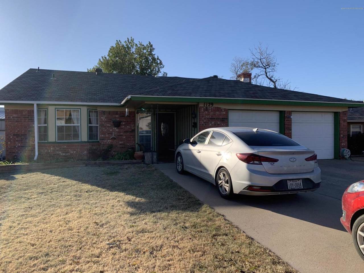 1129 Elmore St - Photo 1