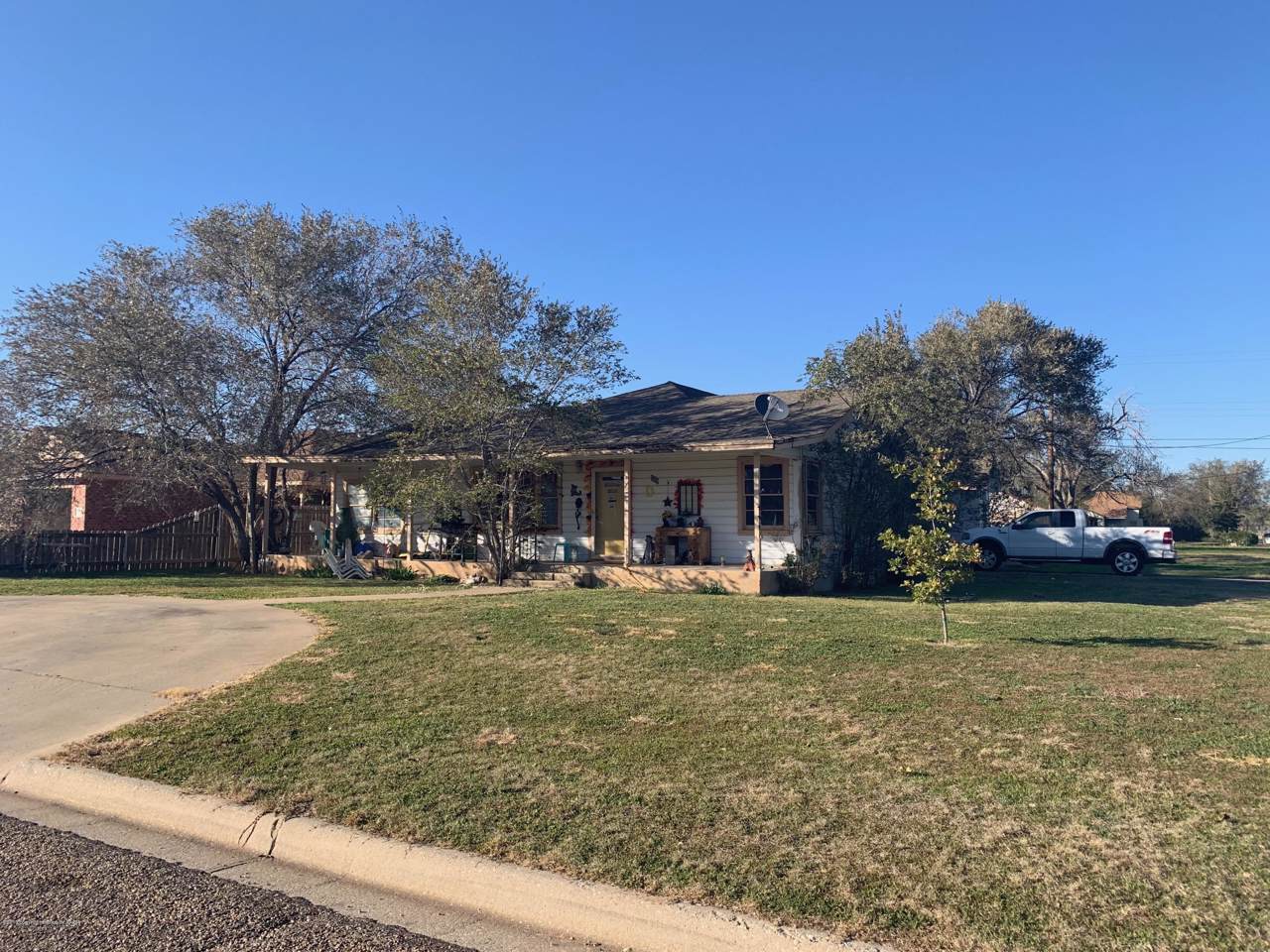 509 9TH Ave - Photo 1