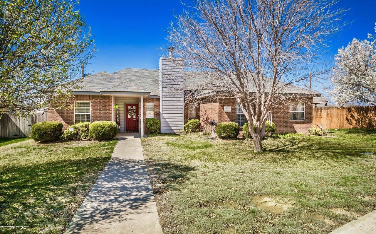 6202 Travis St - Photo 1